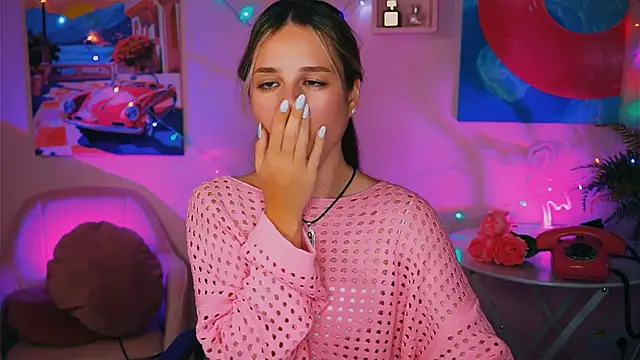 Snapshot of DeboraLarson chatting on December 2024 10:58:02 PM DeboraLarson online show from December 2024 10:58:02 PM