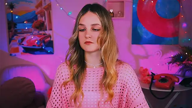 Snapshot of DeboraLarson chatting on December 2024 07:06:02 AM DeboraLarson online show from December 2024 07:06:02 AM