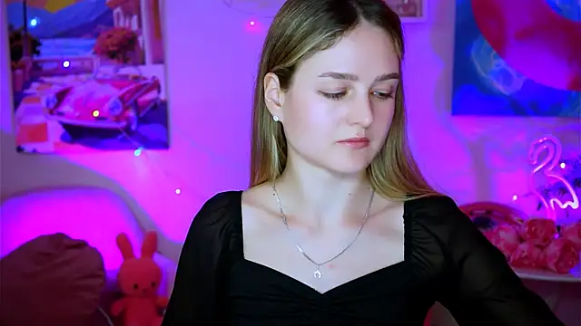 Snapshot of DeboraLarson chatting on February 2025 08:06:02 AM DeboraLarson online show from February 2025 08:06:02 AM