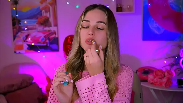 Snapshot of DeboraLarson chatting on February 2025 08:28:02 AM DeboraLarson online show from February 2025 08:28:02 AM