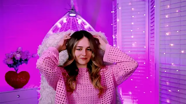 Snapshot of DeboraLarson chatting on February 2025 03:53:01 AM DeboraLarson online show from February 2025 03:53:01 AM