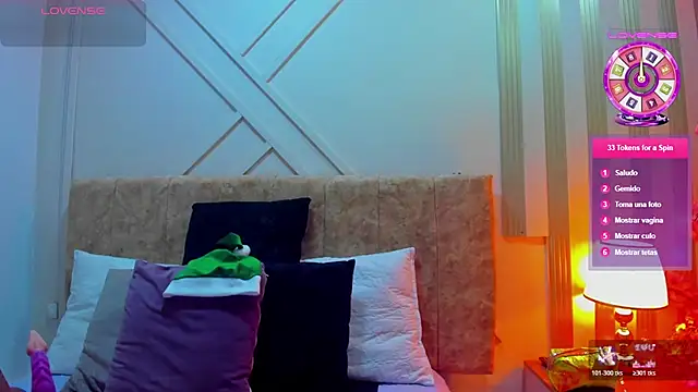 ashley  foxx  online show from December 2025 02:12:02 PM