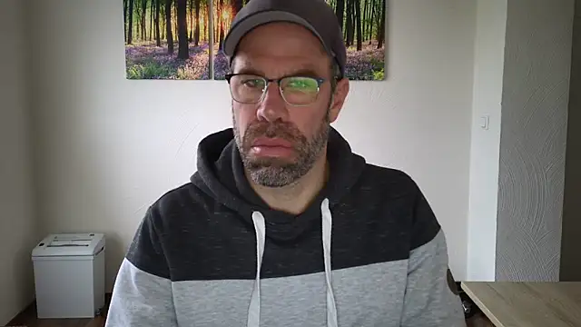 Harry Boldt online show from October 2025 03:12:01 PM