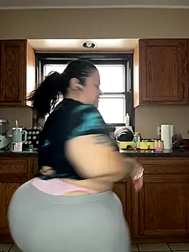 Snapshot of tillymarie34 chatting on December 2025 05:11:02 PM tillymarie34 online show from December 2025 05:11:02 PM