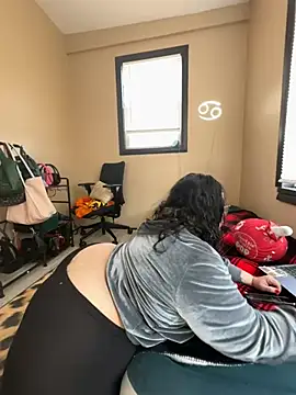 tillymarie34 online show from February 2026 06:05:01 PM