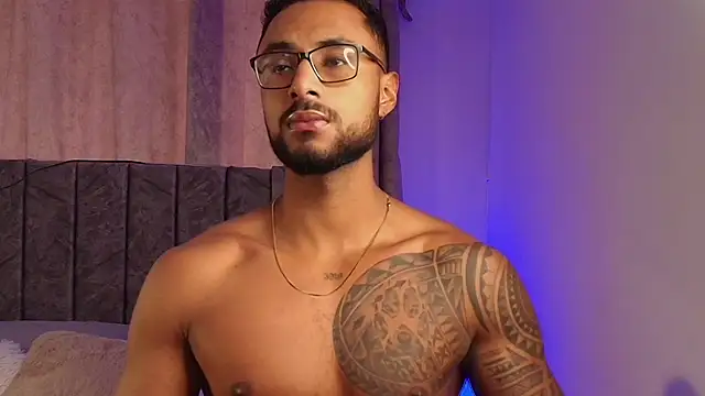 LiamGarcia1 online show from February 2025 04:55:01 PM