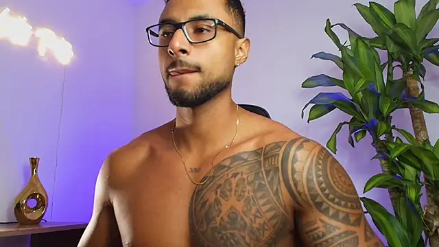 LiamGarcia1 online show from December 2025 02:12:02 PM