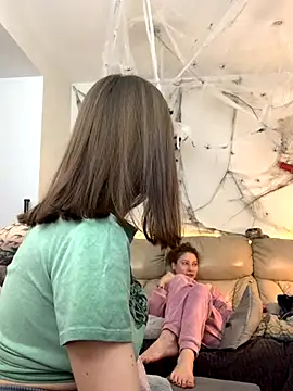 HotCaramellsTV online show from November 2025 07:54:01 AM