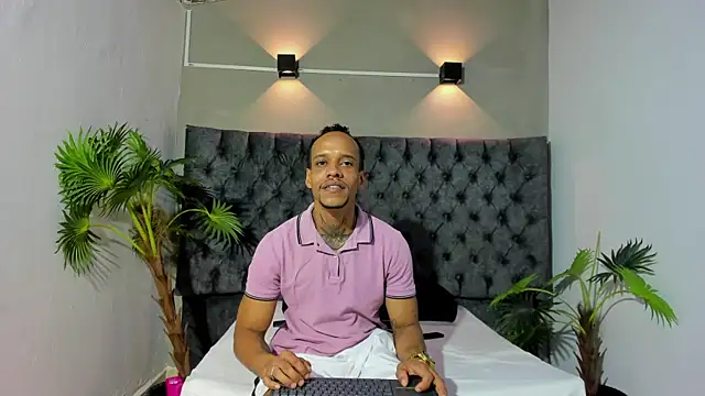 Snapshot of Salomon_koude chatting on May 2026 06:57:02 PM Salomon koude online show from May 2026 06:57:02 PM