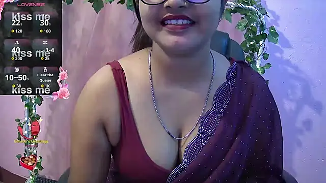 Snapshot of Pari-new chatting on November 2025 04:24:02 AM Pari-new online show from November 2025 04:24:02 AM