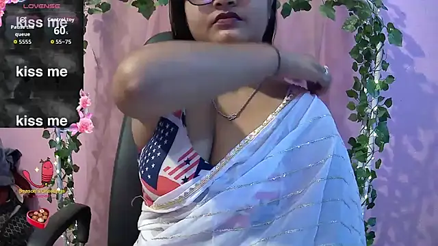 Snapshot of Pari-new chatting on December 2025 04:17:01 AM Pari-new online show from December 2025 04:17:01 AM