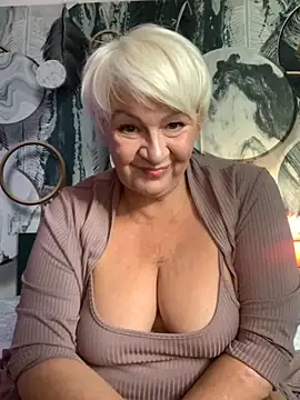 Laura Millf online show from September 2025 02:39:02 PM