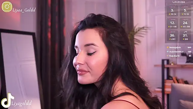 Snapshot of Liya_Gold_ chatting on December 2024 11:21:01 PM Liya Gold  online show from December 2024 11:21:01 PM