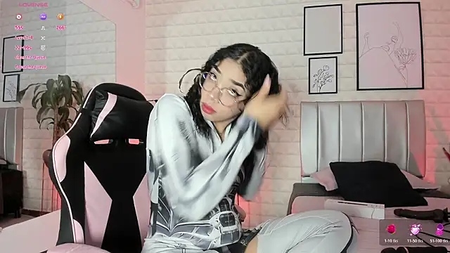 Lizzie-Evans online show from February 2026 12:05:02 PM