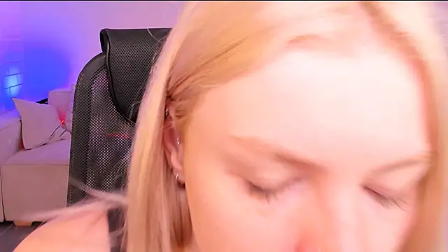 Snapshot of GraceGlamour chatting on November 2025 05:06:01 AM GraceGlamour online show from November 2025 05:06:01 AM