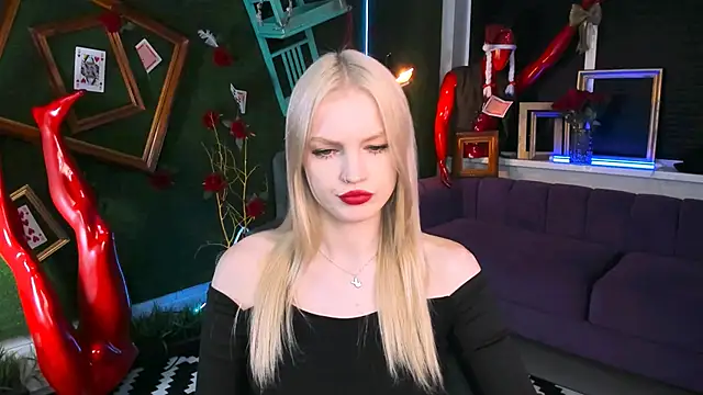 Snapshot of GraceGlamour chatting on December 2025 01:05:02 PM GraceGlamour online show from December 2025 01:05:02 PM