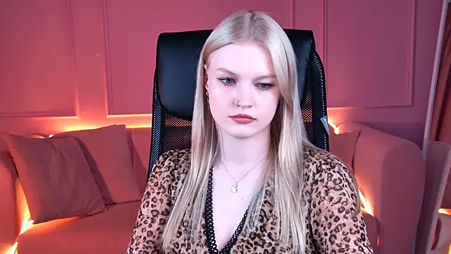 Snapshot of GraceGlamour chatting on December 2025 01:26:01 PM GraceGlamour online show from December 2025 01:26:01 PM