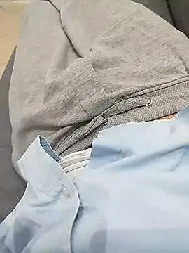 ptrz990 online show from November 2025 01:00:02 PM