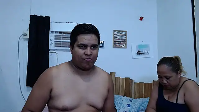 Snapshot of lucasandSofi chatting on November 2025 03:07:01 AM lucasandSofi online show from November 2025 03:07:01 AM