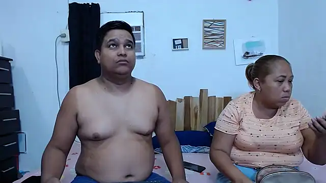 Snapshot of lucasandSofi chatting on December 2025 11:20:02 PM lucasandSofi online show from December 2025 11:20:02 PM