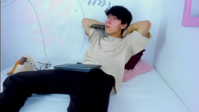 Snapshot of EVAN_XOX chatting on January 2025 09:34:01 PM EVAN XOX online show from January 2025 09:34:01 PM