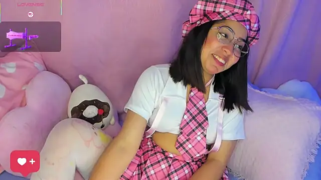 Snapshot of anni_ross chatting on September 2025 07:48:01 PM anni ross online show from September 2025 07:48:01 PM