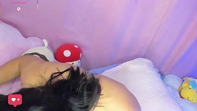 Snapshot of anni_ross chatting on November 2025 07:03:01 PM anni ross online show from November 2025 07:03:01 PM