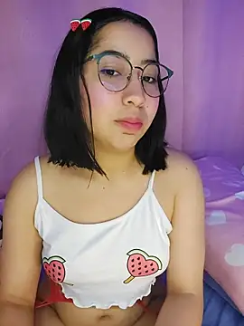 Snapshot of anni_ross chatting on January 2026 08:25:02 PM anni ross online show from January 2026 08:25:02 PM