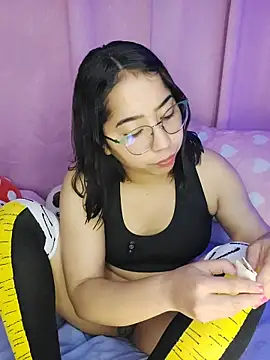 Snapshot of anni_ross chatting on February 2026 08:15:01 PM anni ross online show from February 2026 08:15:01 PM