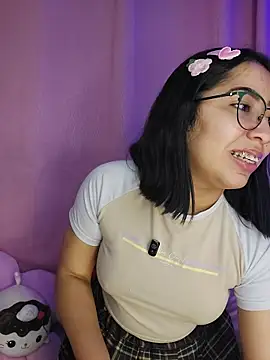 Snapshot of anni_ross chatting on February 2026 08:16:01 PM anni ross online show from February 2026 08:16:01 PM