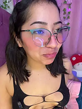 Snapshot of anni_ross chatting on June 2026 10:21:02 PM anni ross online show from June 2026 10:21:02 PM