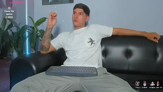 Damian23   online show from February 2025 03:30:01 AM