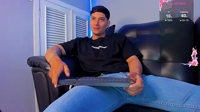 Damian23   online show from March 2025 12:39:01 PM