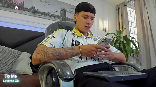 Damian23   online show from February 2026 01:12:02 PM