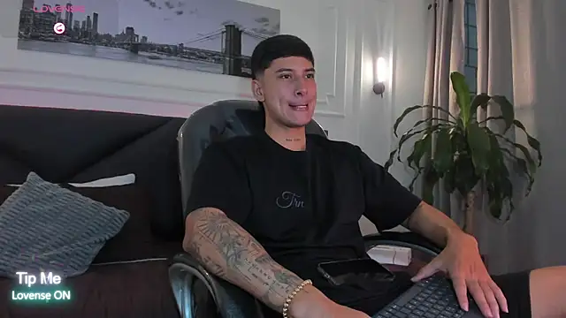 Damian23   online show from April 2026 12:43:01 PM