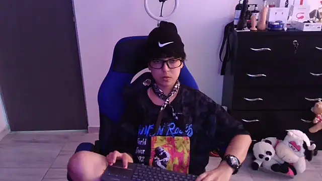 thomascooper7 online show from February 2026 07:39:01 PM