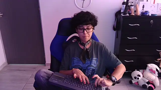 thomascooper7 online show from February 2026 06:48:01 PM