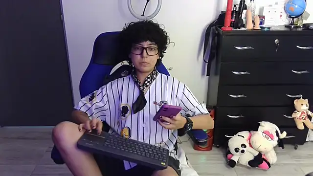 thomascooper7 online show from April 2026 08:09:02 PM