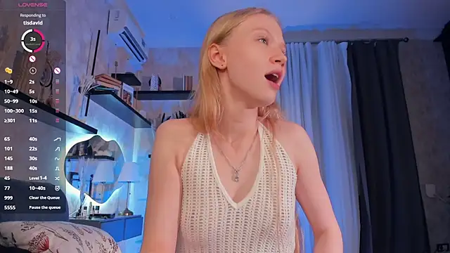 Snapshot of AnitaaClark chatting on October 2025 10:11:01 PM AnitaaClark online show from October 2025 10:11:01 PM