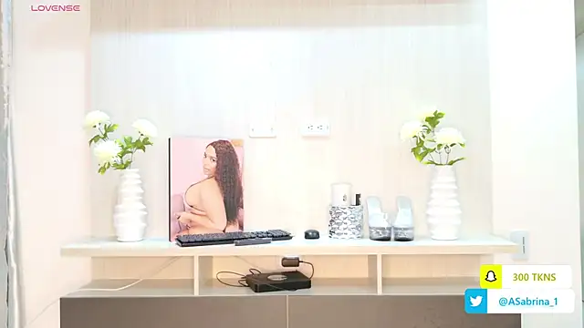 SabrinaAlcantara1 online show from December 2025 12:49:02 AM