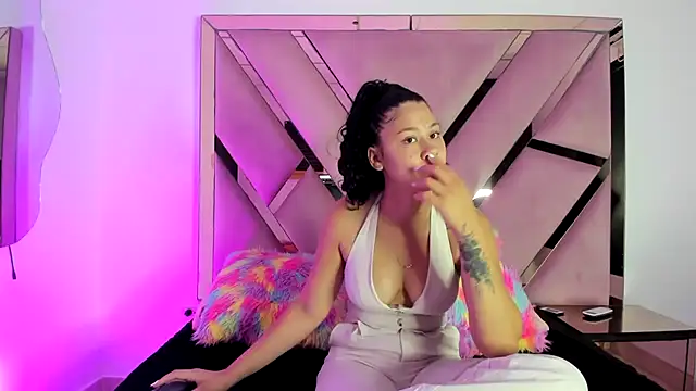 Snapshot of Sofia-candyht chatting on February 2025 09:09:01 PM Sofia-candyht online show from February 2025 09:09:01 PM