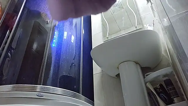 Snapshot of AlejandraDelaney chatting on December 2024 11:51:01 PM AlejandraDelaney online show from December 2024 11:51:01 PM