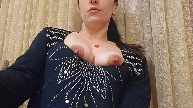 Snapshot of AlejandraDelaney chatting on December 2024 05:14:02 PM AlejandraDelaney online show from December 2024 05:14:02 PM