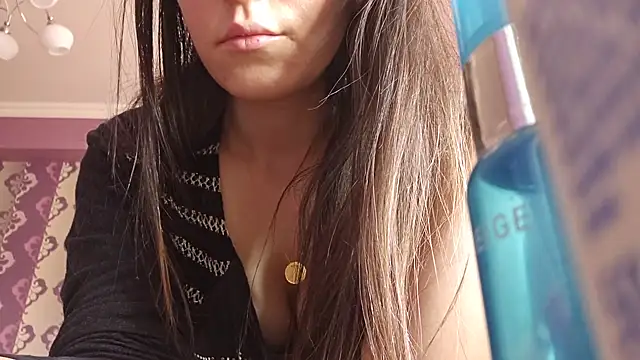 Snapshot of AlejandraDelaney chatting on December 2024 10:01:02 AM AlejandraDelaney online show from December 2024 10:01:02 AM