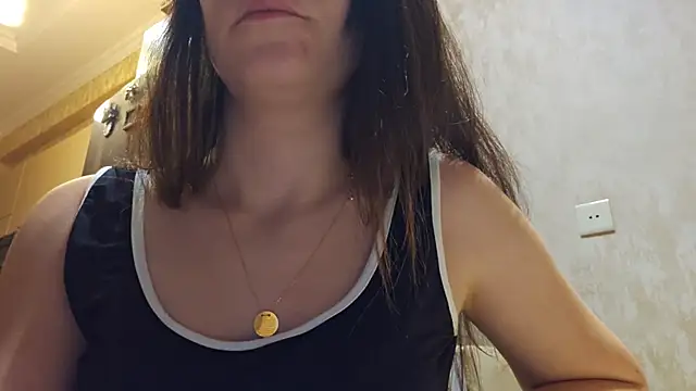 Snapshot of AlejandraDelaney chatting on January 2025 09:31:01 PM AlejandraDelaney online show from January 2025 09:31:01 PM