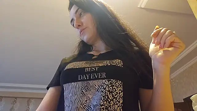 Snapshot of AlejandraDelaney chatting on November 2025 12:15:01 PM AlejandraDelaney online show from November 2025 12:15:01 PM