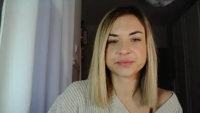 Snapshot of ashley_xlove chatting on January 2025 07:42:01 AM ashley xlove online show from January 2025 07:42:01 AM