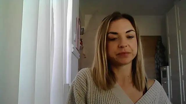 Snapshot of ashley_xlove chatting on March 2025 07:42:02 AM ashley xlove online show from March 2025 07:42:02 AM