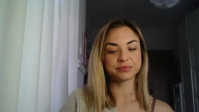 Snapshot of ashley_xlove chatting on March 2025 07:42:02 AM ashley xlove online show from March 2025 07:42:02 AM