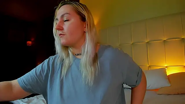 Debbie Taylor online show from October 2025 04:04:01 PM